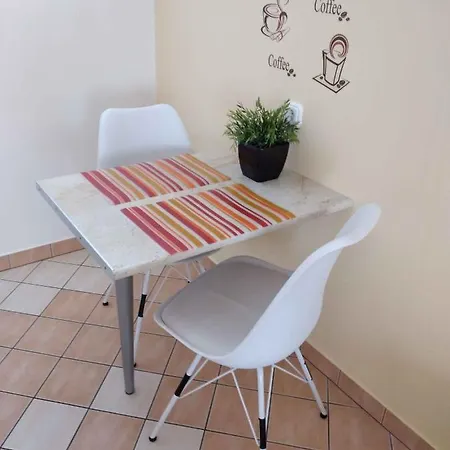 In - Balaton 27595 شقة Hévíz